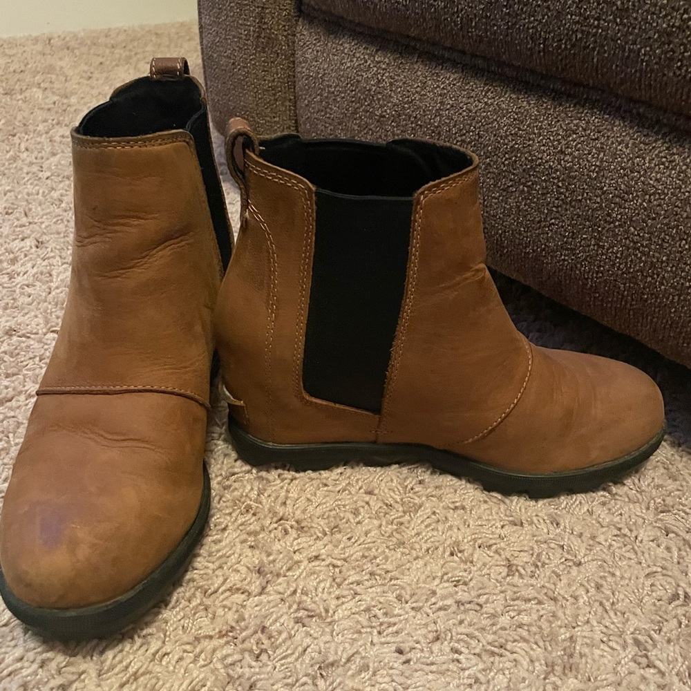 Sorel 7.5 winter/waterproof slip on booties